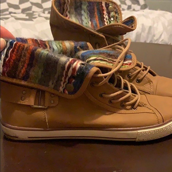 Boots - Picture 3 of 5